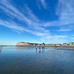 A 50m Reves Ensoleilles Les Bains De *