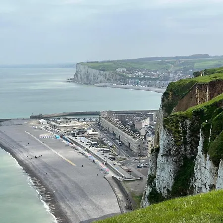 A 50m Reves Ensoleilles Les Bains De Lägenhet